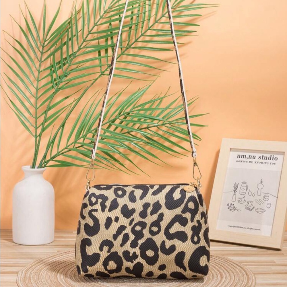 ⚠️Clearance Leopard Print Shoulder / Crossbody Bag - Picture 4 of 4